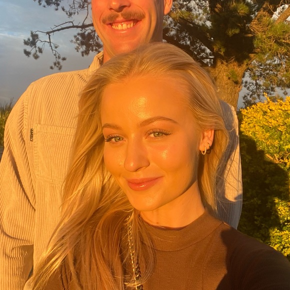 Meet your Posher, Eva - Picture 1 of 1